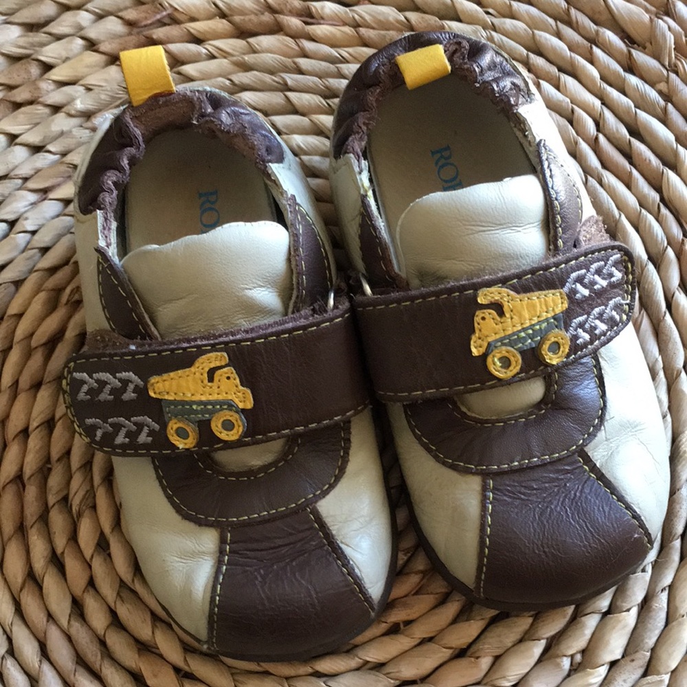Robeez Tredz tractor shoes